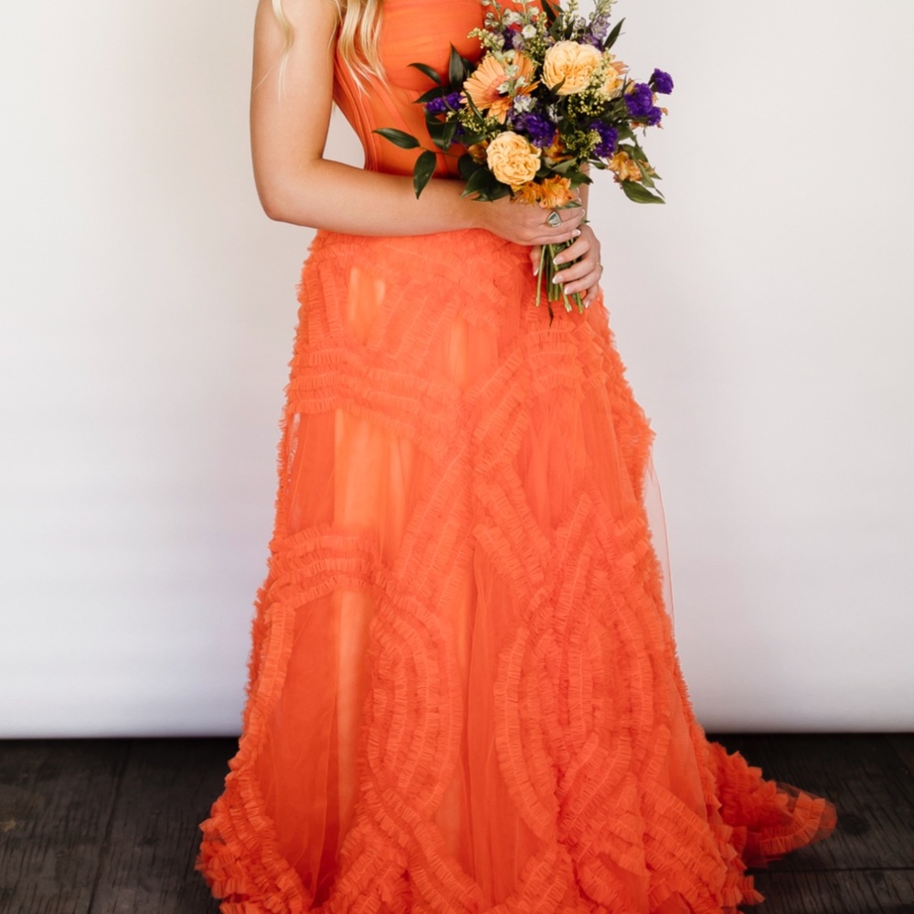 Elegant Orange Maxi Dress with Sheer Corset Bodice - Picture 7 of 10